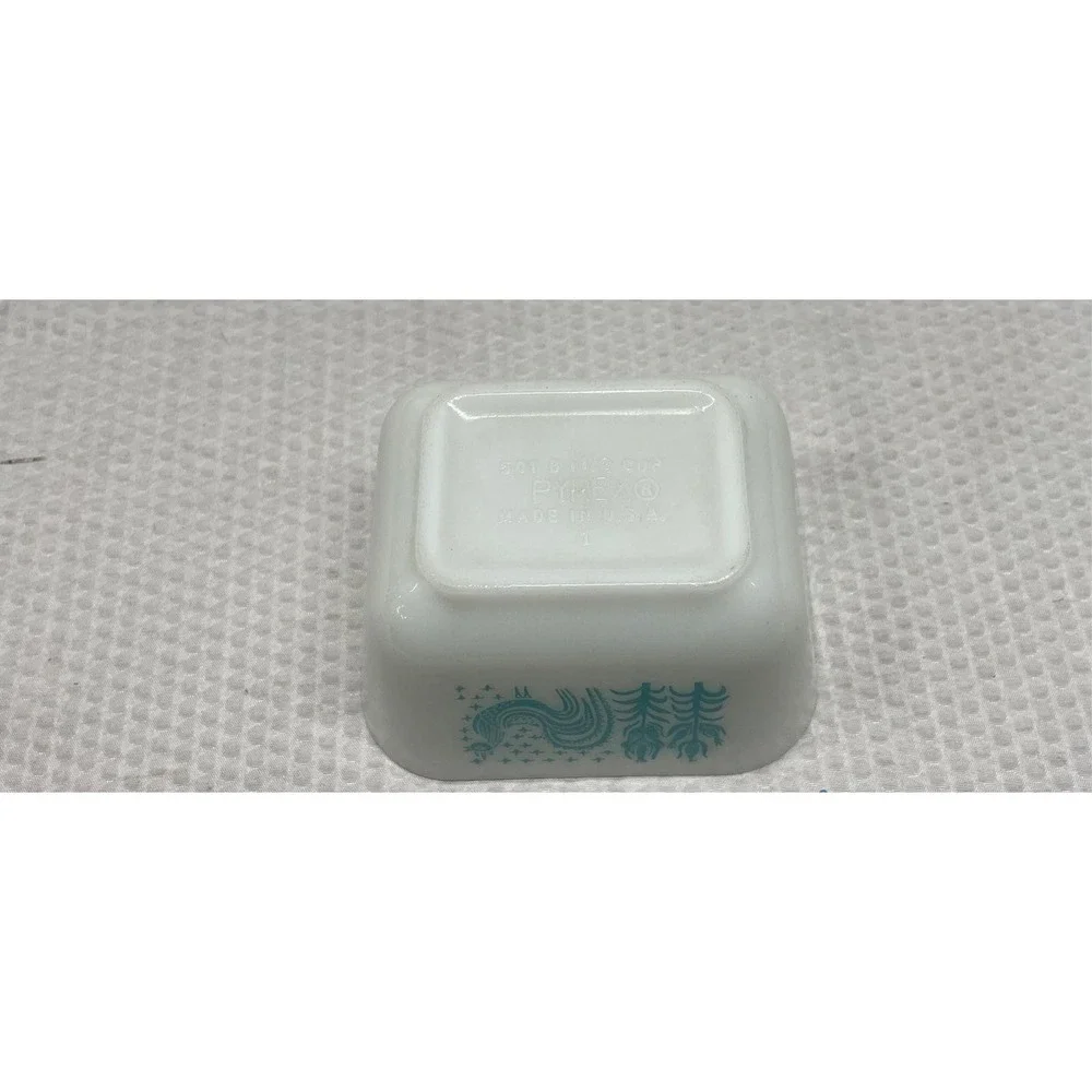 Pyrex 501 Amish Butter Print 1.5 Cup Refrigerator Dish Turquoise NO LID ##